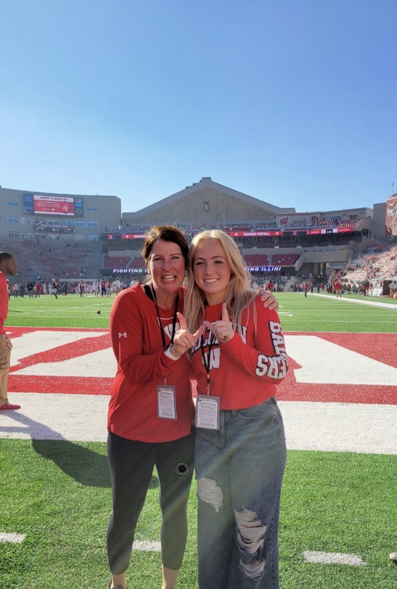 SophiaThormeyer's tweet photo. What an amazing visit this weekend! I am so grateful to have had first hand experience of the everyday life of a Badger. Thank you coach @YvetteHealy, @dzym6, @Coach_Veee, and players for being so welcoming and I can’t wait to come back. GO BADGERS! @ExtremeNat18USB https://t.co/QtapHSyRoI