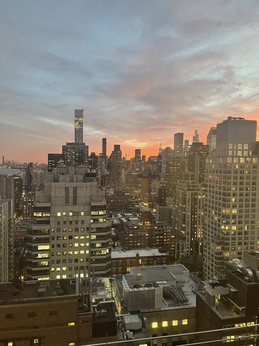 justnaila_'s tweet photo. The view from my job is undefeated 😩 https://t.co/qNG6NE7hpC