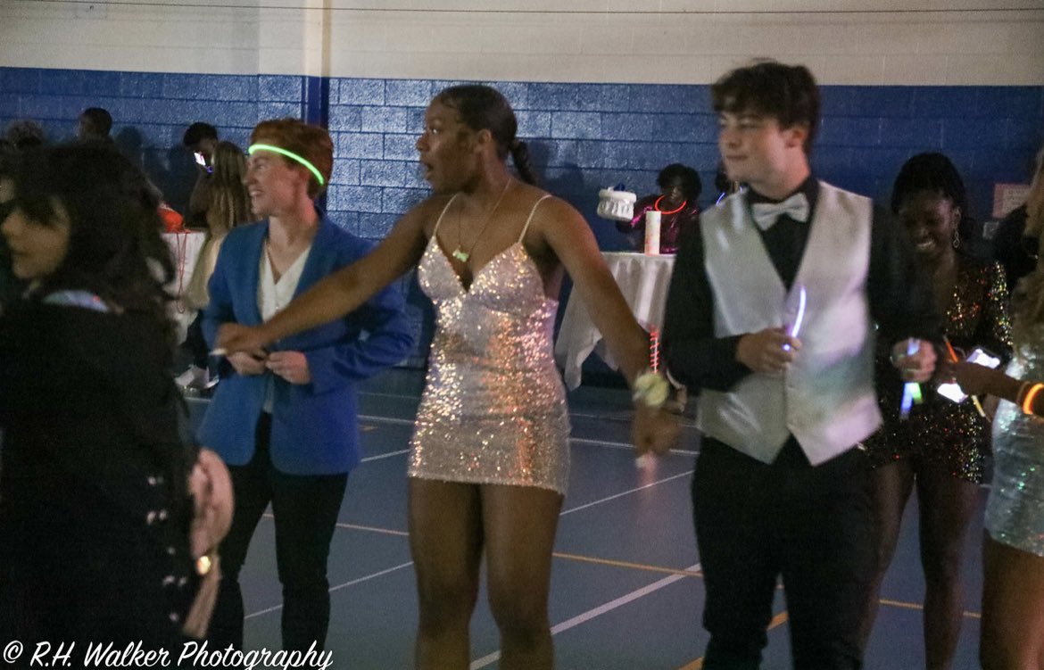 we_dontmakekeys's tweet photo. Our Key Club Members had a blast Homecoming weekend!! Thank you @highlandhsstuco for hosting everyone!! https://t.co/pw2dMbXcYw