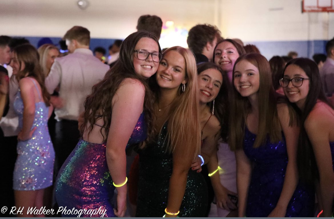 we_dontmakekeys's tweet photo. Our Key Club Members had a blast Homecoming weekend!! Thank you @highlandhsstuco for hosting everyone!! https://t.co/pw2dMbXcYw