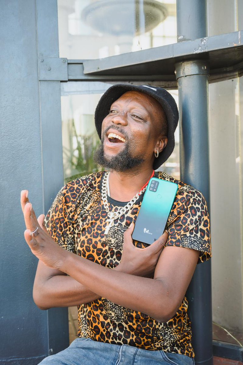 Officialzola7's tweet photo. Just like myself, Mobicel is about giving! So this week I am giving away 3x Mobicel Legend Max phones. Just tag 2 of your friends, make sure you and both friends follow @MobicelSA. 📱 #Mobicel #Namanje https://t.co/KDZjXkSUiQ