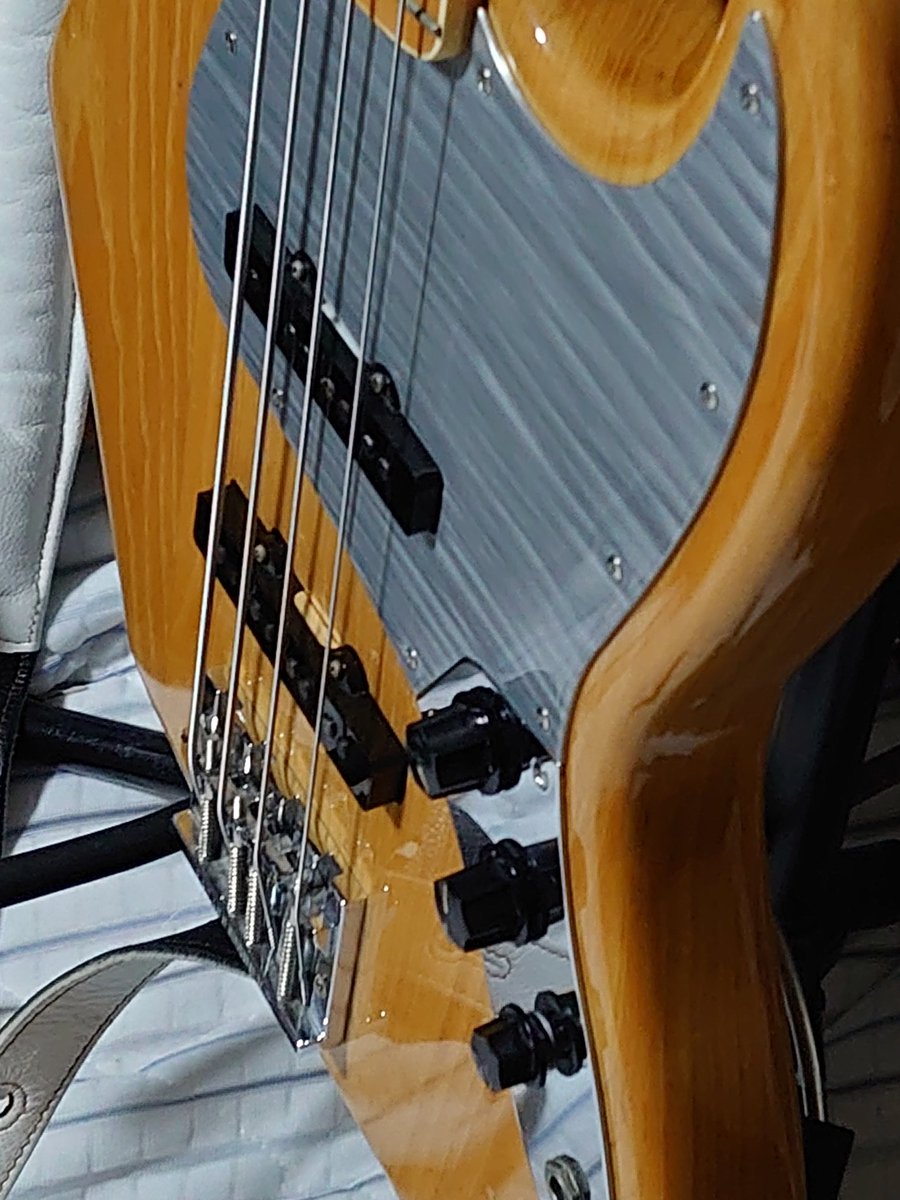 doriang_sunny's tweet image. 光の加減で表情変わるのが善き哉。

#alusonic
#pickguard
#geekinbox