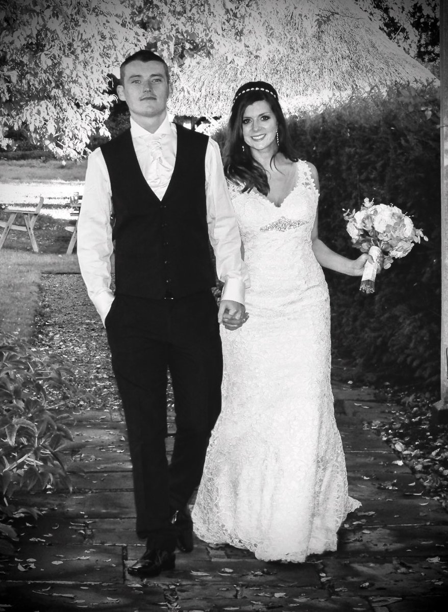 LauraShils84's tweet photo. 8 years married today ❤️ https://t.co/ymbAchI6kF