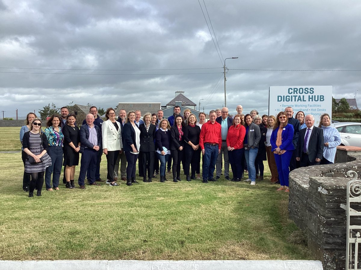 LoopHeadLH's tweet photo. Day 2 of the @gtlighthouses of Ireland partners gathering began at Cross @digiclare yesterday before traveling to @LoopHeadLH

Over 40 representatives connected to explore tourism development. Well done to all involved 👏

@ClareTourism @LoopHeadTourism @ClareCoCo @Failte_Ireland https://t.co/LQuoDE4d6y