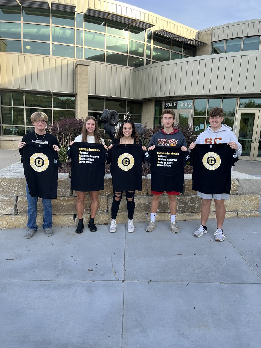 CAlbright_edu's tweet photo. Congratulations to the students of the week from 9/26-9/30 Preston Rodenburg, Danika Arnold, Zoie Carda, Trice Buchanan, and Casey Godbout. #leaders #RAMSUnited https://t.co/Uhc9nPGJHf