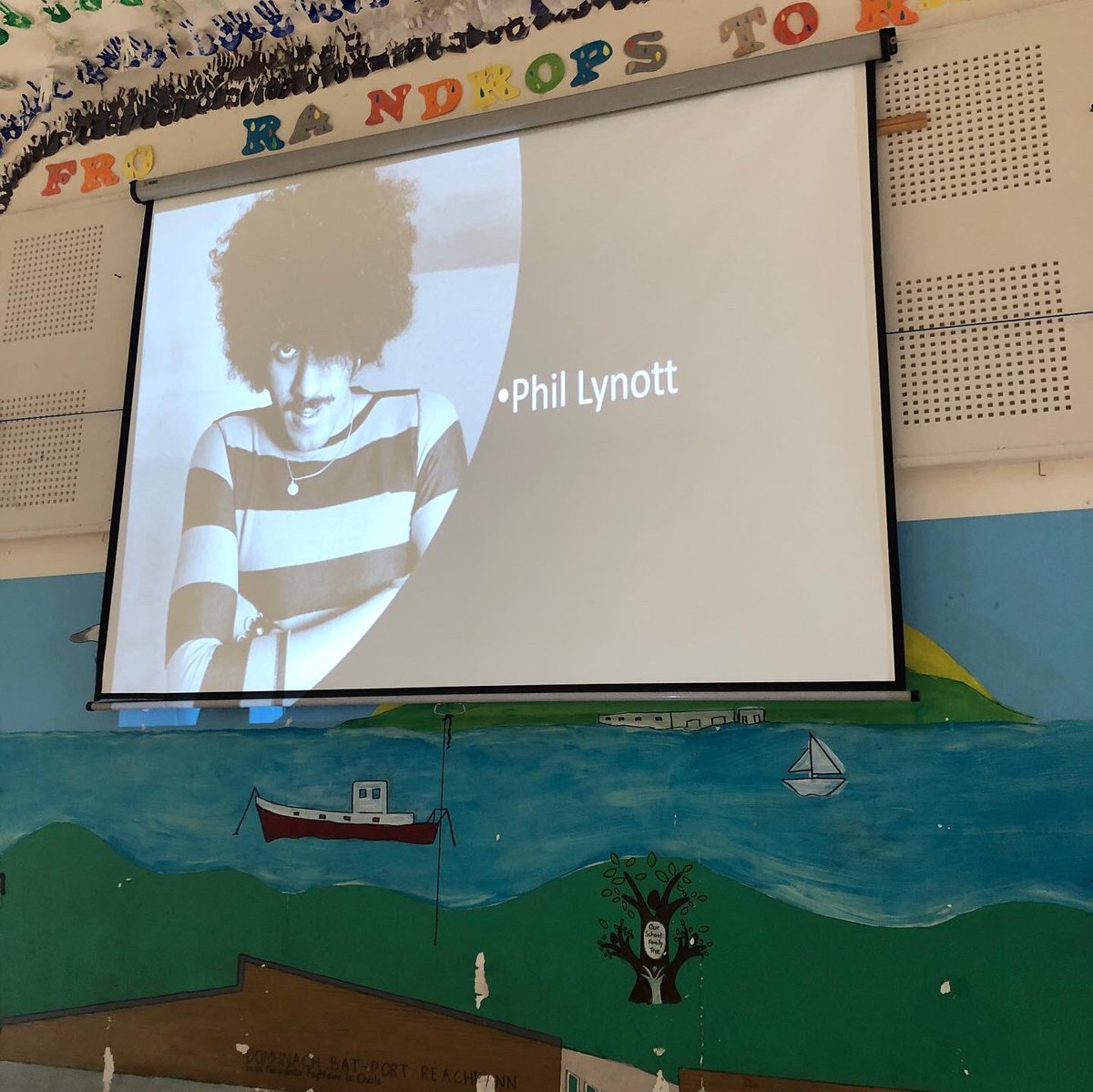 dpetns's tweet photo. Senior assembly today celebrated the start of Black History Month, with 5th and 6th Class focusing on Irish icons. #DPETNS #BlackHistoryMonthOctober #SeniorAssembly #ChangemakerSchool https://t.co/FwKKCvdkaI