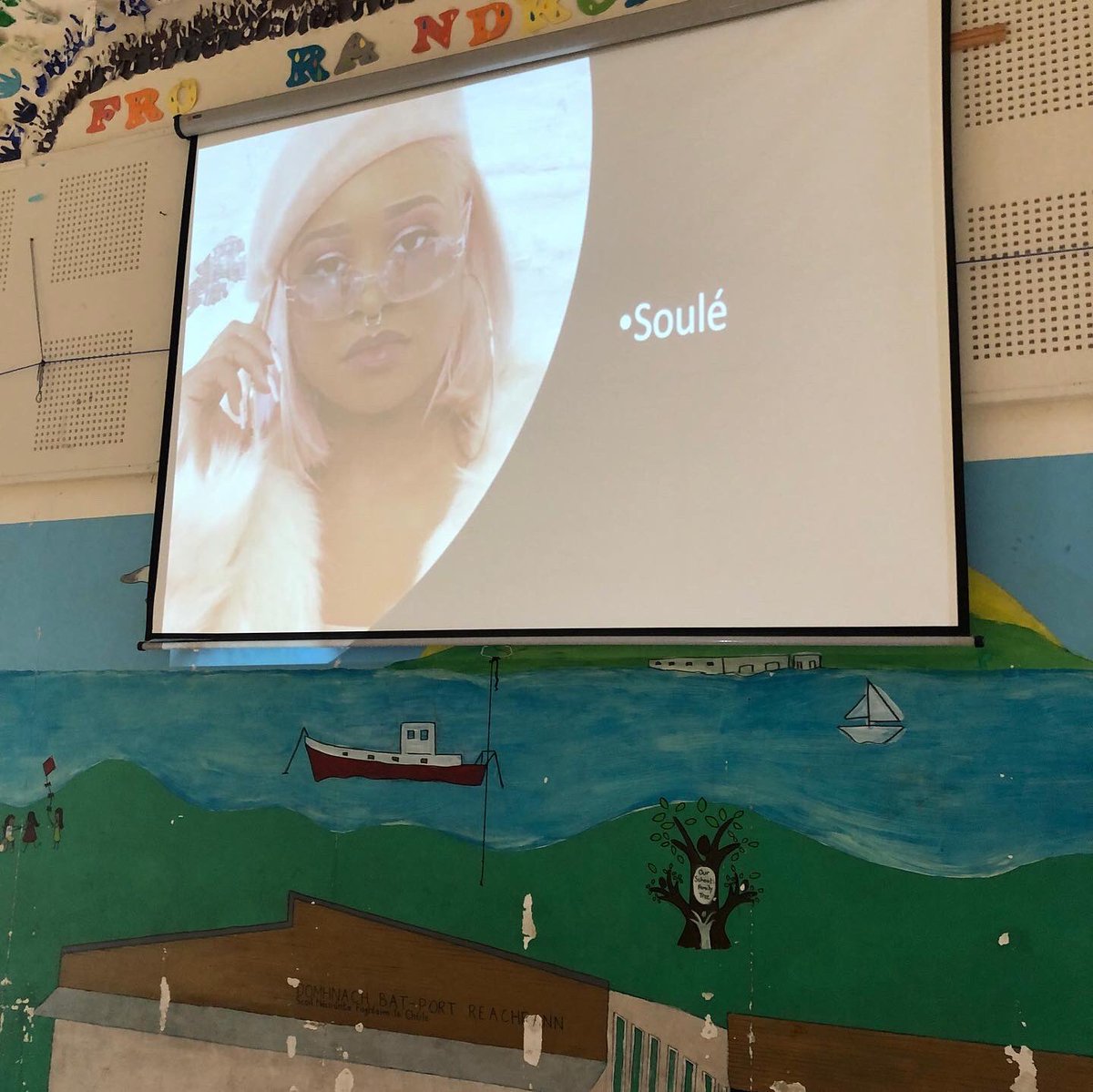 dpetns's tweet photo. Senior assembly today celebrated the start of Black History Month, with 5th and 6th Class focusing on Irish icons. #DPETNS #BlackHistoryMonthOctober #SeniorAssembly #ChangemakerSchool https://t.co/FwKKCvdkaI