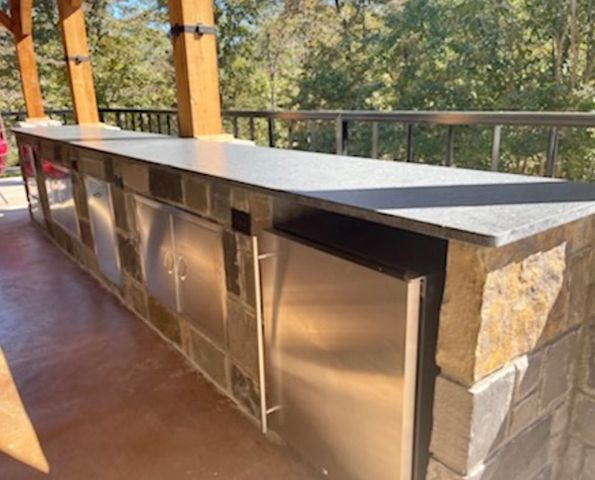 AlphaCounterTop's tweet photo. Black Pearl #LeatheredGranite #OutdoorKitchen we completed last week for Randy Tucker Construction of #RussellvilleAR. Just in time for the perfect fall weather!
#BlackPearlGranite #ArkansasOutdoors #AlphaCountertops https://t.co/pnMZq2iANq
