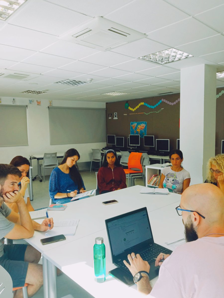 ProjecteICI_LH's tweet photo. 🟢 Grup Motor 🟢
➕ Consolidant les bases del curs amb una mirada comuna. 
➕ Compartint experiències i estratègies per encaminar els reptes de la #comunitat https://t.co/32gsWYGF3T