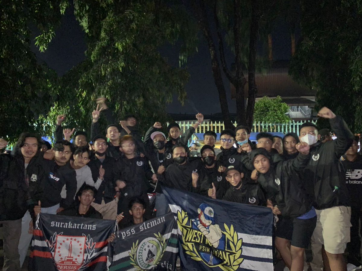 🥺 
#UsutTuntasTragediKanjuruhan