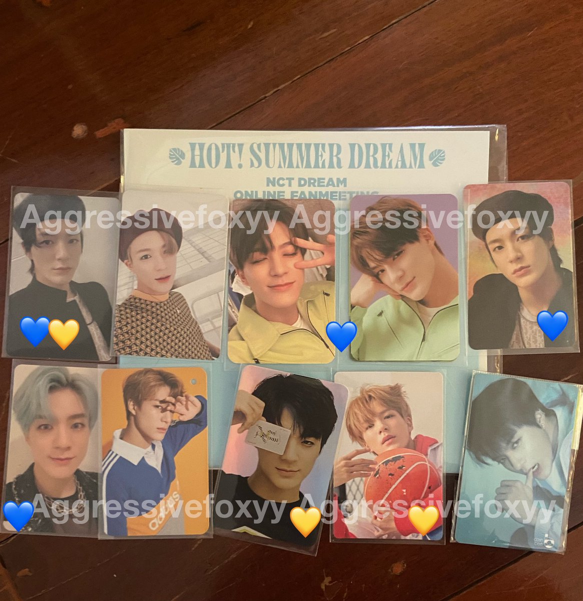 aggressivefoxyy's tweet photo. Wts jeno เจโน่ (take all)

We go up
hlft kihno hello ver
ar 2020
hologram 2018
ssgt 2019
ssgt photo pack 2021
cashbee go
hlft lenticular 
ar 5th anniversary (ไม่แกะ)
We go up passport wallet บาสส้ม 

💙 full set 
💛 defect

6270 baht

#ตลาดนัดnct #ตลาดนัดnctdream https://t.co/GGqggMMSJY