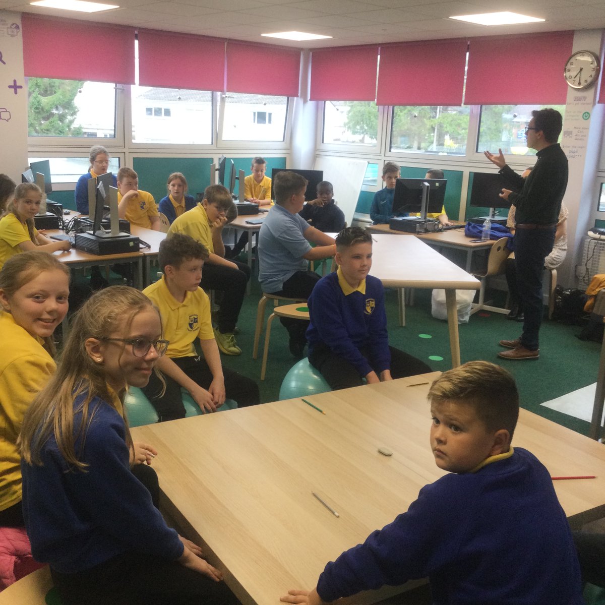 StBrendansPS's tweet photo. @StBrendansPS and @MuirhousePS kicked off #SDLW22 right this week with a great Tech We Trust session from @DigiSkillsEd in the Digi Den. We learned all about data, the ethics of algorithms and considered if coding is always fair. Thank you for including us! #DigitalXtra https://t.co/Rd6Kpws9pP