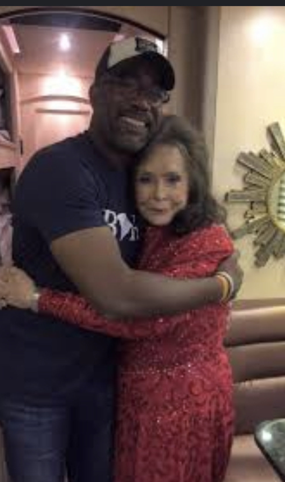 Darius Rucker on Twitter: "She was an iconic legend and did things the