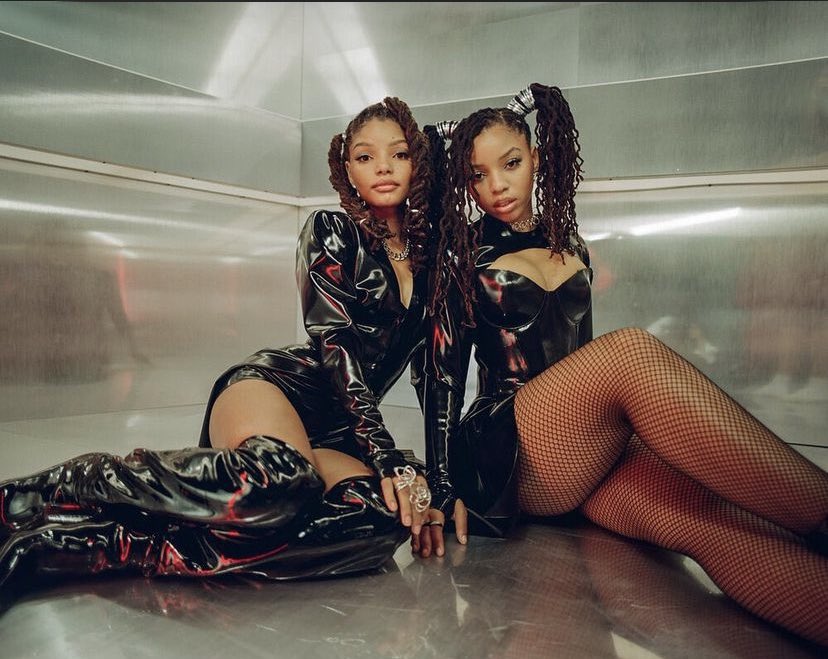 CxhCenter's tweet photo. Chloe x Halle have started working on CXH3 and it will come sometime after Chlöe’s debut album 💕 https://t.co/xLhVK4kTGV