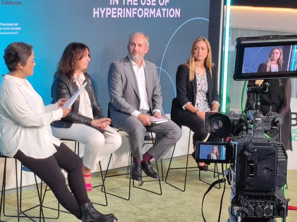 IgnasiFontanals's tweet photo. #BNEW2022 "Es muy buen momento para compartir datos con una normativa que està ayudando" "No hay que tener miedo a gestionar datos si se hace con valores #europeos" #Ai #datamanagement #Deveryware #europeandatasovereignty https://t.co/K4xh08S97z