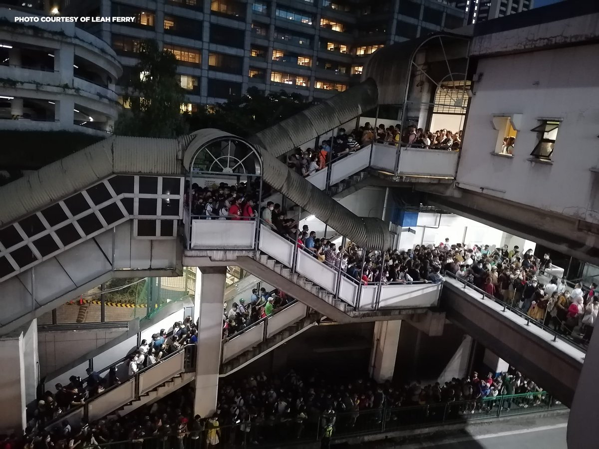 STRUGGLE OF COMMUTERS 

LOOK: A long queue of commuters was spotted at the Ortigas station of MRT-3 on Tuesday evening. 

Uploader Leah Ferry posted the photo captured during rush hour, around 6:03 PM. (Photo courtesy of Leah Ferry)
