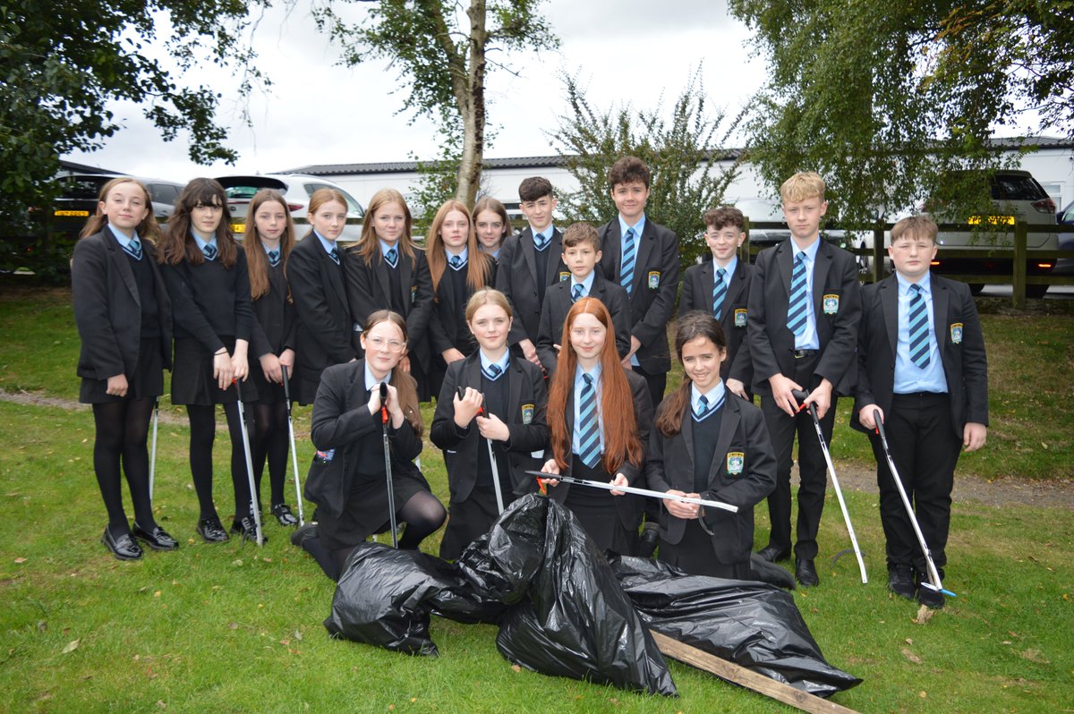 StColmsHigh's tweet photo. Year 9 clean up St. Colm's https://t.co/NVWqNeIwh6