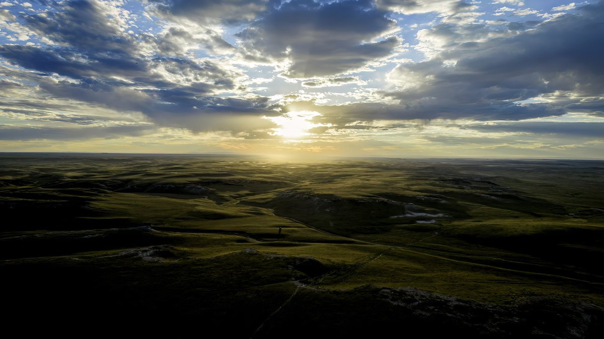 heights307's tweet photo. Quick stop after some real estate photos for an out of state client.  #Nature #Cloud #Landscape #djimini3 #ScenicsNature #Sunset #Outdoors #Hill #dronephotographer #dronephotography #drone #dronelife #wyoming #wyominglife #wyominglandscape #wyomingadventures #wyomingphotographer https://t.co/ZYyawHvtAh