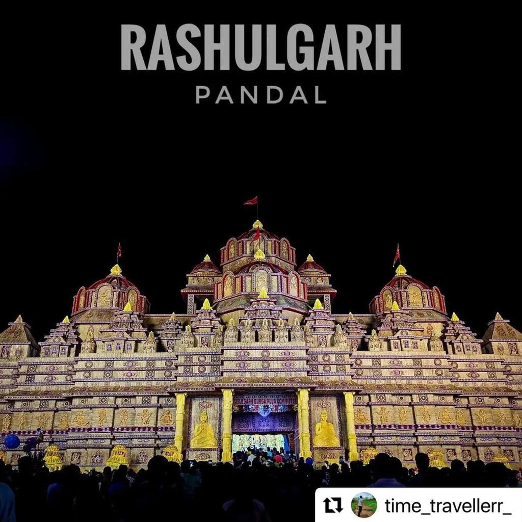 BBSRBuzz's tweet photo. #bhubaneswarbuzz #durgapujainodisha pic by @time_travellerr_
・・・
Pandal hopping in Bhubaneswar.❤️
ଦଶହରା ପୂଜା ସମୟରେ ଭୁବନେଶ୍ବରର ଚମକ ଦେଖିଲେ ମନ ଭରିଯାଏ।
କଣ ଠିକ୍ କହିଲି ତ !!!
2022 Durga puja in Bhubaneswar 🌸
#dussehra #dasahara #navaratri
#festival #indianfestival #occas… https://t.co/C9koVMJIQX