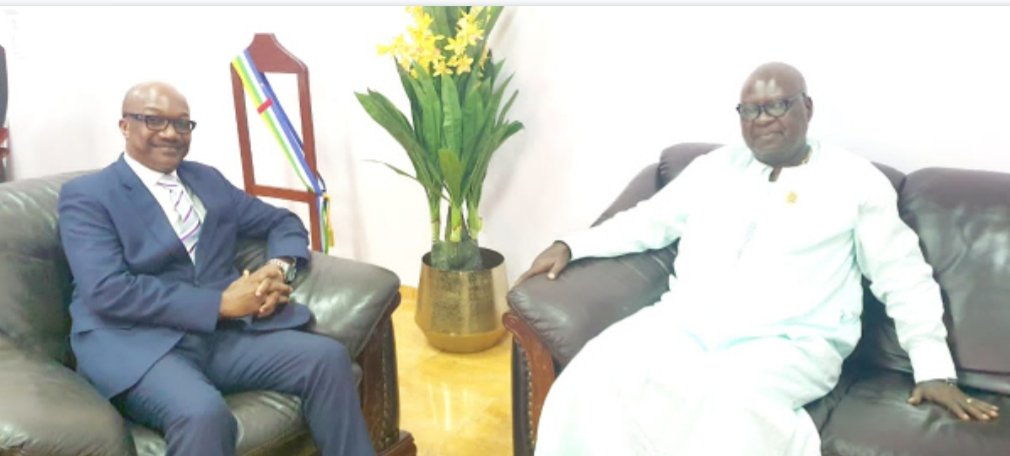 Amb_Matondo's tweet photo. Ravi du bel échange fraternel à #Bangui sur les questions d'actualité avec le Président de l'Assemblée nationale #centrafrique, @sarandji
Naturellement réitéré accompagnement multiforme @_AfricanUnion https://t.co/l6VNOCrQ32