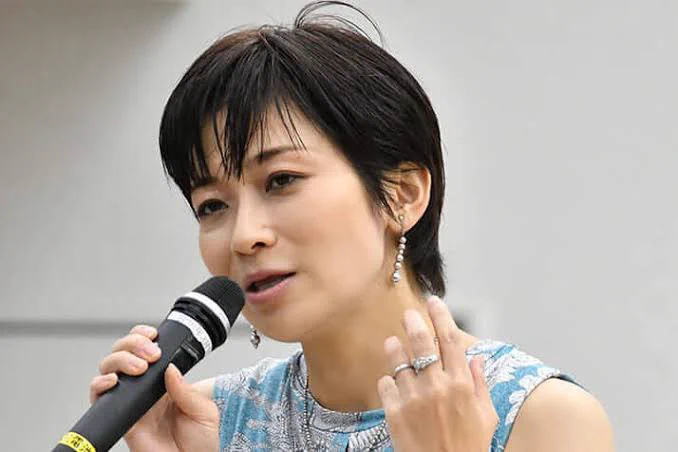 割と世界情勢がここまで不安定になって日本の物価高で従来の不景気に拍車がかかる中いつもの平和内でアレな事を呟いてた連中が危機感持って掌返ししてる中「俺達は元々精神がアレだからそんな事は知ったこっちゃないぜ!」と平常営業を続けるサイコガチアレ四天王 