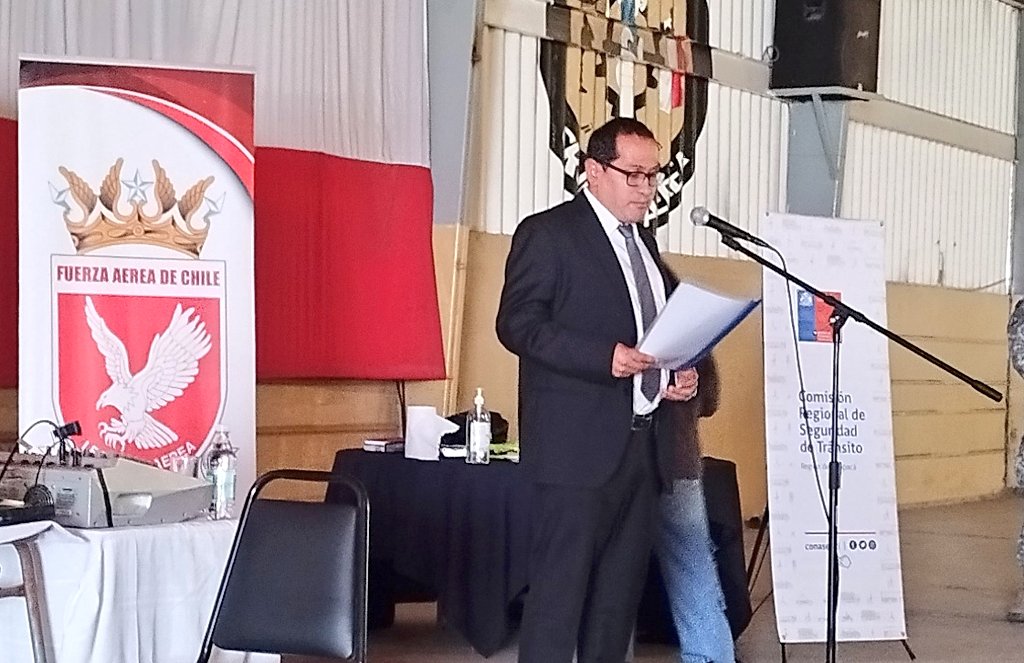 MTTTarapaca's tweet photo. ✅ Esta mañana 300 funcionarios de la @FACh_Chile, recibieron una charla sobre Seguridad vial y conducción a la defensiva.

SeremiTT y nuestro equipo regional de @conaset concientizaron sobre la importancia del autocuidado y respeto a las leyes del tránsito. 
#MovámonosSeguros https://t.co/bQQDPNIKeJ