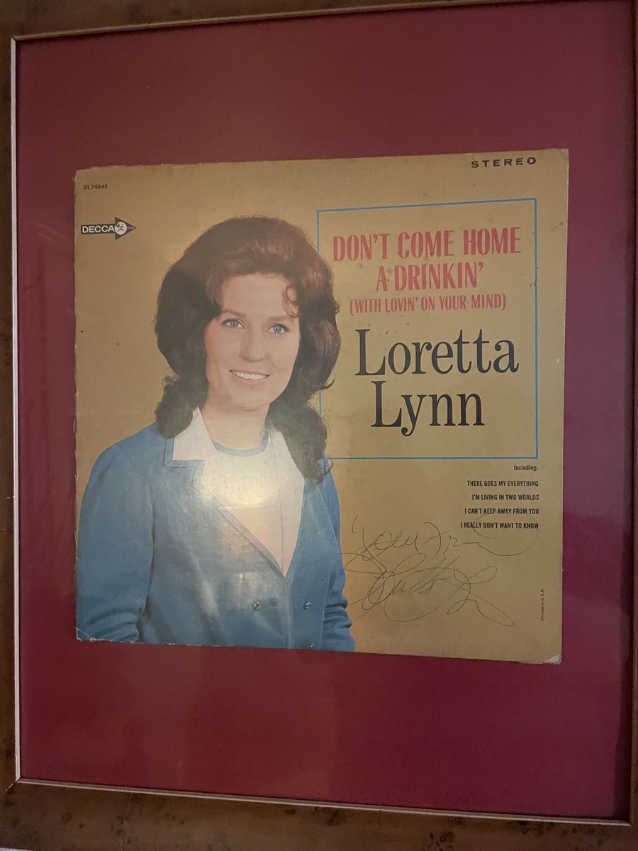 DewayneCouch's tweet photo. @leannrimes My mom had this album in storage for years that Loretta signed for her (gosh, had to be the late 60s/early 70s) had it framed for her.  One her most loved possessions.  Loretta was a trailblazer &amp; a joy to listen to! 🙏 https://t.co/ykeTcE8Mfy