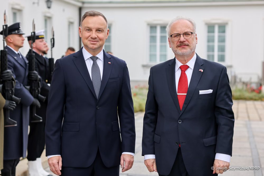 Andrzej Duda tweet media