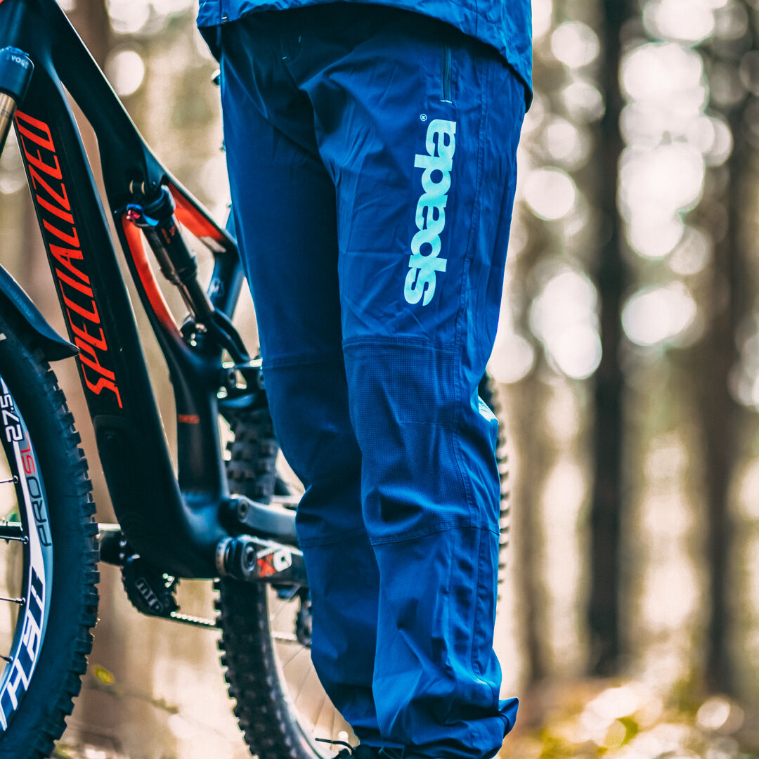 We know the more comfortable you are on the bike the further and faster you can ride. When creating our 'Route Trousers' we focused on creating a product that allowed for increased comfort and manoeuvrability. 

Shop the 'Route Trousers' here: bit.ly/3fBJDKy

#mtb