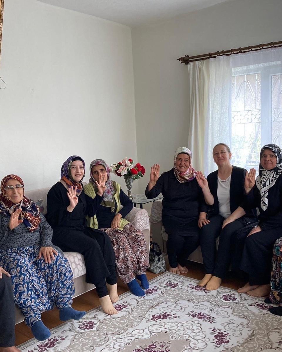 İL-KadinKolları Başkanim #Ayşebilgiç #nevşehirakkadın  ile Avanos'ta ve Özkonak'ta Hasta ziyaretleri ve hayirli olsun ziyaretleri gerceklestirdik.
Dostu sözünden değil, yapıp ettiklerinden,
Sevgiliyi dilinden değil, gösterdiği özenden anlarsın..#Gönüldengönüle