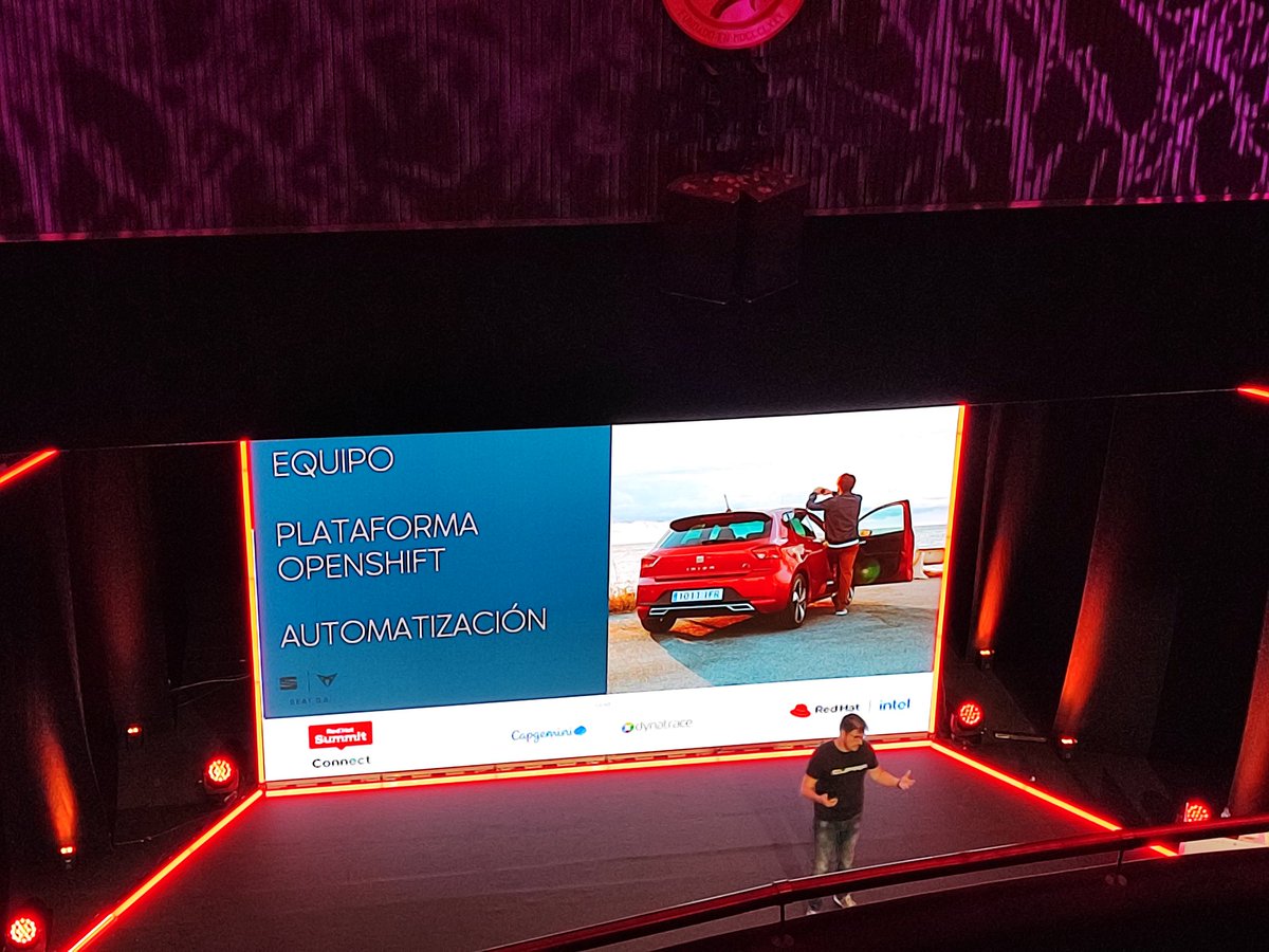 thekingsback's tweet photo. @SeatOficial presenting at @RedHatIberia #summitconnect https://t.co/tzxWc8FoLn