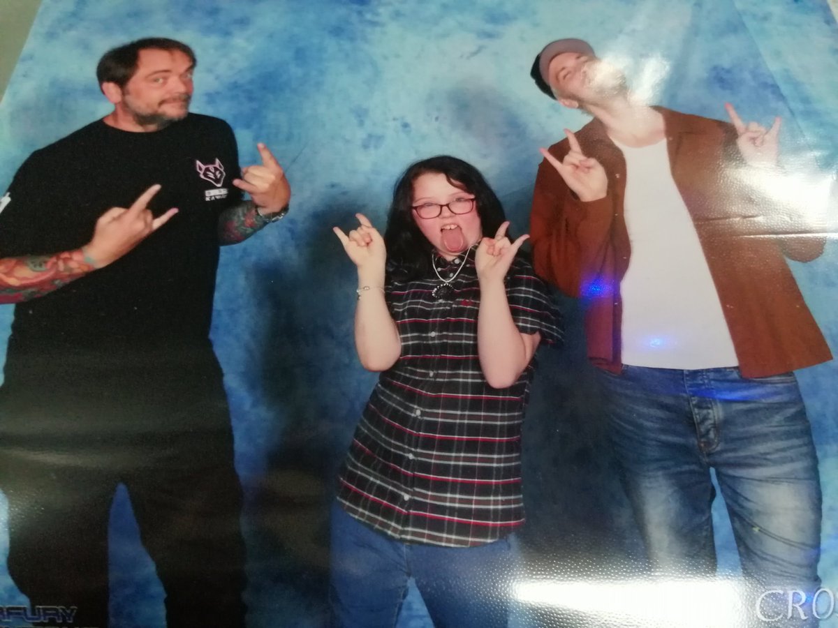Had such an amazing weekend at <a href="/starfuryevents/">Starfury Conventions</a> crossroads 5 with the family. Was so great to see everyone and the lassies loved it. Thanks for a great weekend. As you can see Molly got her rock on with these two <a href="/Mark_Sheppard/">Mark Sheppard</a> <a href="/Alex8Calvert/">Alexander Calvert</a>