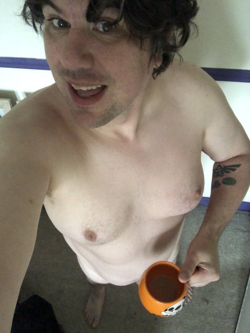 Holy smokes I look rough 😂 #nsfwtw #getnaked https://t.co/jEHule4OA4<a href="/tag/nsfwtw"class="tags">#nsfwtw</a><a href="/tag/getnaked"class="tags">#getnaked</a>