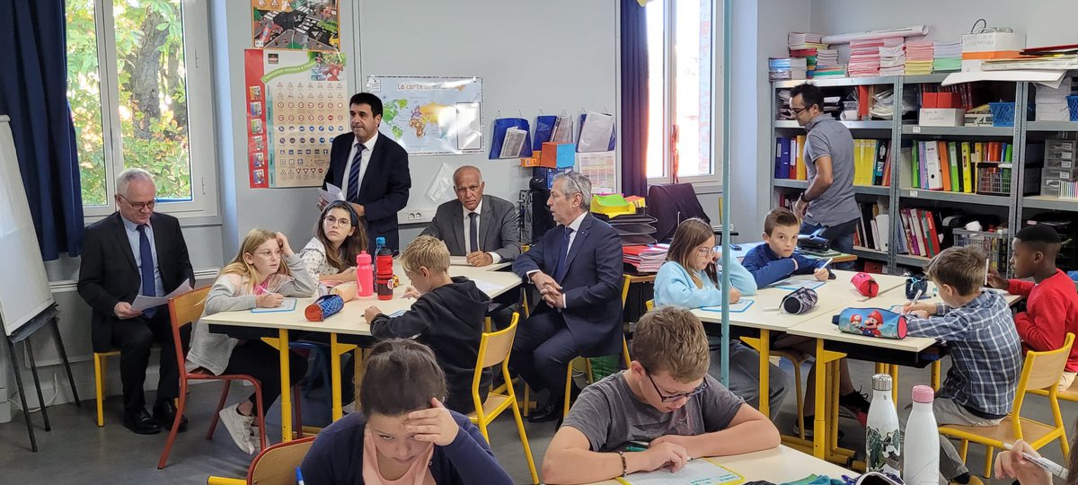 A l’école Curie #Saverdun une belle séquence de CM2 dans le cadre du #PlanFrançais suite à des formations entre pairs dans les #constellations qui réunissaient ici professeurs des écoles et de collège. Un lien 1er et 2nd degré qui porte ses fruits et aide les élèves à progresser.