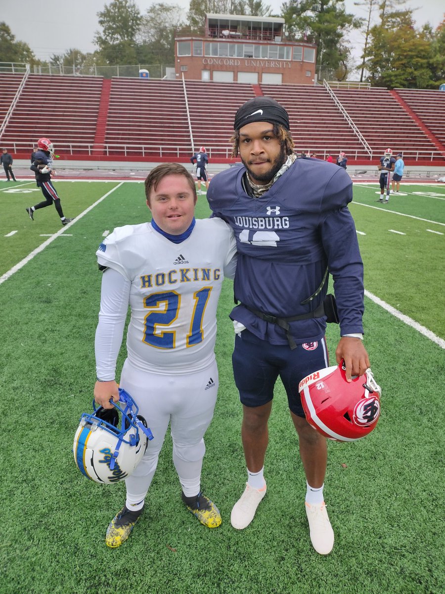 kjcox19's tweet photo. @jays2glizzy @ShannonSButler @CadenCox21
Great to see these 2 Falcons playing against each other Sunday. Good luck the rest of the way JFB https://t.co/g2rkwZhI8m