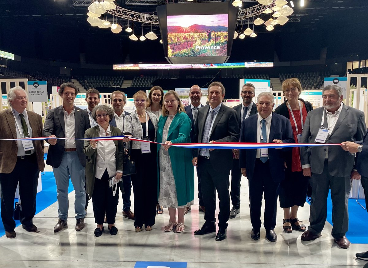 [OENOTOURISME] Après les prétours de la fin de semaine et la soirée d’accueil d’hier à Aix-en-Provence, place aujourd’hui à l’inauguration du salon #DestinationVignobles organisé par @Atout_France en présence de <a href="/FdeCanson/">François de Canson</a> Président du CRT et d’<a href="/ADN_tourisme/">ADN Tourisme</a>
#Visitsouthoffrance