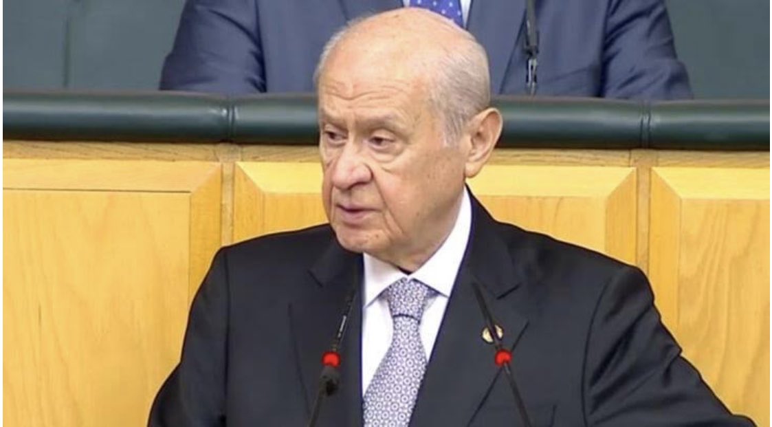 MHP Lideri Devlet Bahçeli:
“Kılıçdaroğlu, kendi DNA testini yaptırırsan ölen teröristin test sonuçlarını görmüş ve anlamış olursun.

Teröriste gazeteci diyenler bizim
gözümüzde teröristtir.