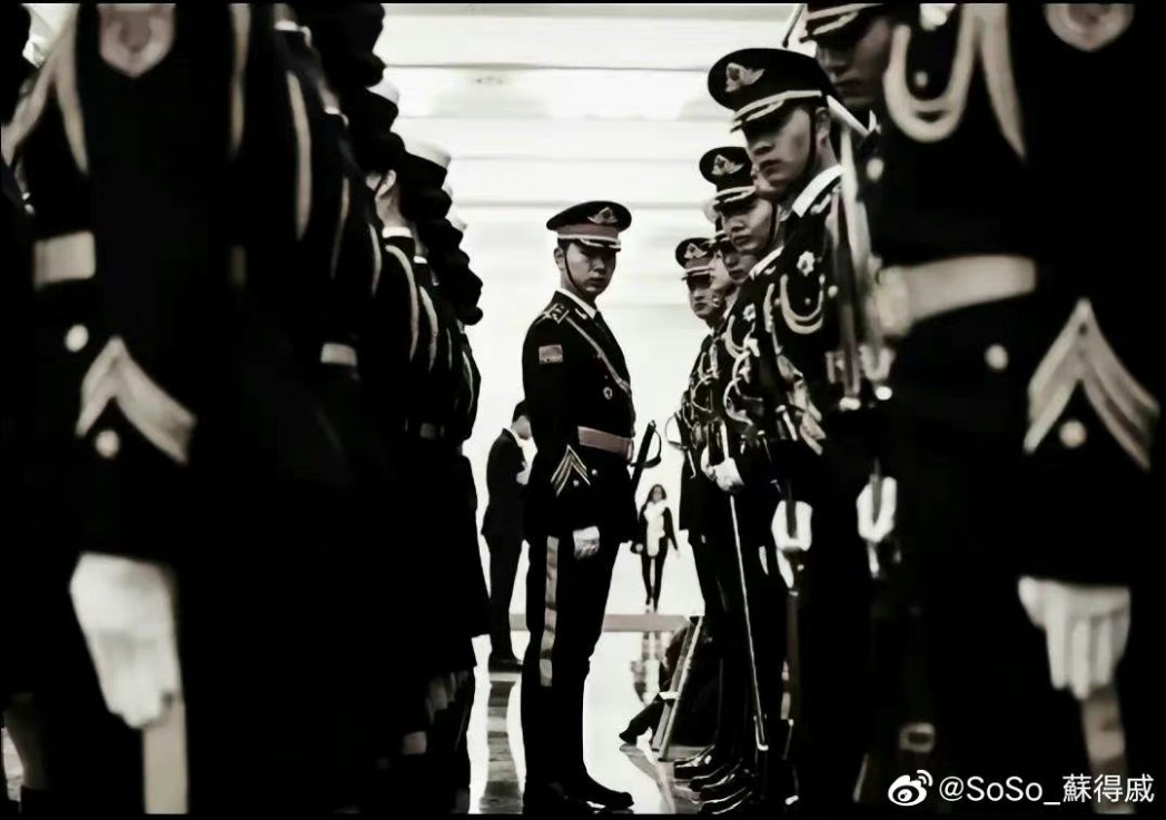 ghf59544246's tweet photo. 三艘航母拔地起，列强竟是我自己Three aircraft carriers pulled up, the ground, but the big powers were myself https://t.co/9fmt9g1kKk