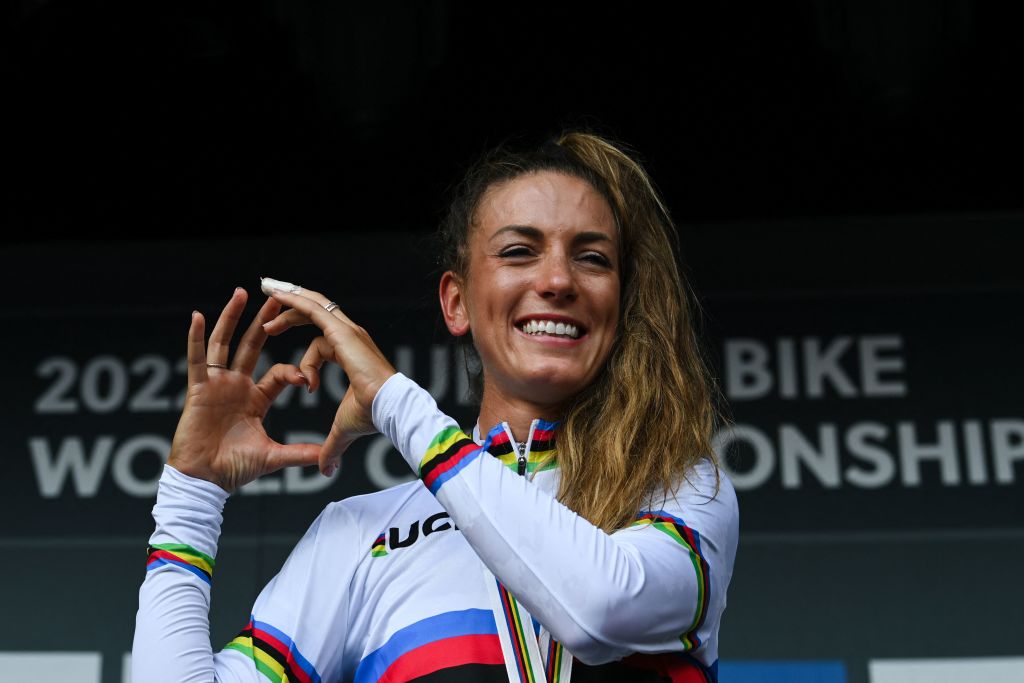 Pauline Ferrand-Prévot will chase her fourth rainbow jersey of the season (!) at the UCI Gravel World Championships this weekend. trib.al/aHGgMu7