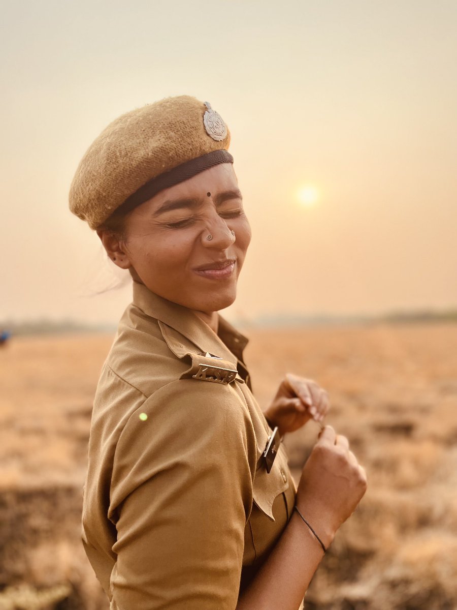 gowda_sapthami's tweet image. FOREST GUARD ಲೀಲ ನಿಮಗೆ ಇಷ್ಟ ಅದಳ?🙈

𝐓𝐡𝐞 #WorldOfKantara - 𝐄𝐩𝐢𝐬𝐨𝐝𝐞 𝟎𝟓
𝐌𝐚𝐤𝐢𝐧𝐠 𝐨𝐟 𝐋𝐞𝐞𝐥𝐚: youtu.be/aiJSf3m5bbk

#DivineBlockbusterKantara

#Kantara @shetty_rishab @VKiragandur @hombalefilms @HombaleGroup @AJANEESHB #ArvindKashyap @actorkishore @KantaraFilm