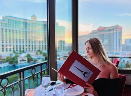 eiffeltowerrestaurant.com 
Brunch, 
the most 
important 
meal of the day.