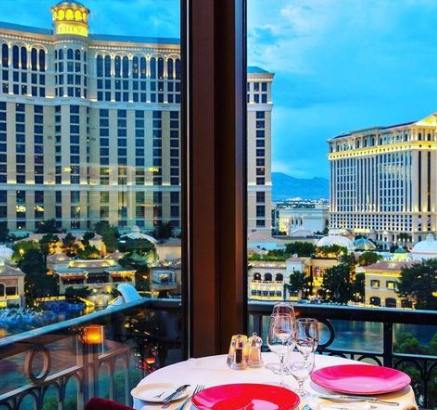 eiffeltowerrestaurant.com
 Found, 
the most 
romantic
spot in town ♥️