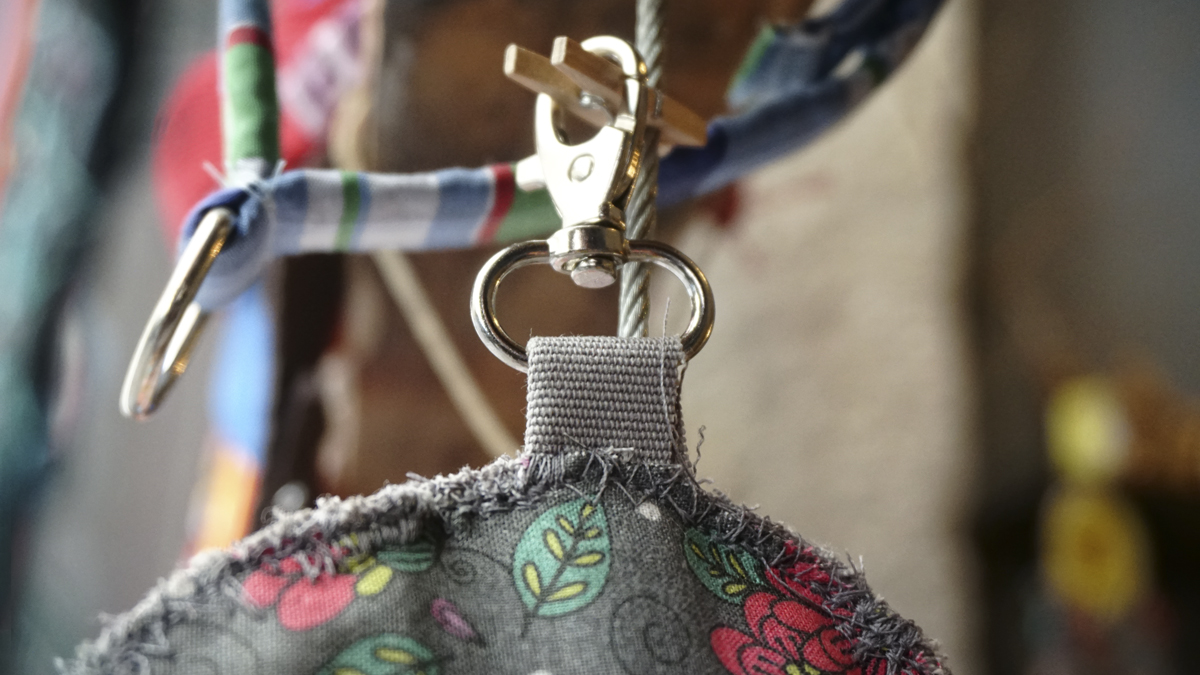 InfoHundsfutter's tweet photo. Prepara il #poobag. Sacchetti di #cacca per cani sempre #con te nel #pratico #dispenser #cibo per cani. #Amanti dei cani #Accessori per cani #Cani di città #Viaggiare con #Cane #Idee regalo #Divertimento https://t.co/blvYdy7ozt