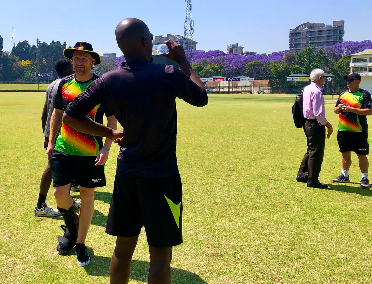 ZimCricketv's tweet photo. Zimbabwe senior men’s new Bowling Coach Steve Kirby was introduced to the players before the start of today's practice match.

#PracticeMatch | #T20WorldCup https://t.co/BSnSGpYR6T