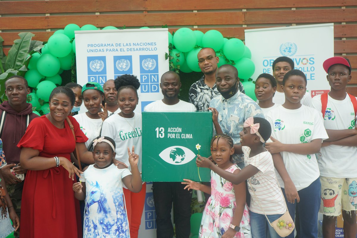 UNDP_EG's tweet photo. 150 chicas y chicos jóvenes se reúnen en un evento medioambiental para luchar contra el #CambioClimatico 

@TEGCampus1 organiza las LCOYS en Malabo con la colaboración del @UNDP_EG ,  @UNICEFGuineaEcu , Embajada de Egipto y la #UNGE.

#ODS13 @identicGE https://t.co/DM5wG6xfOd