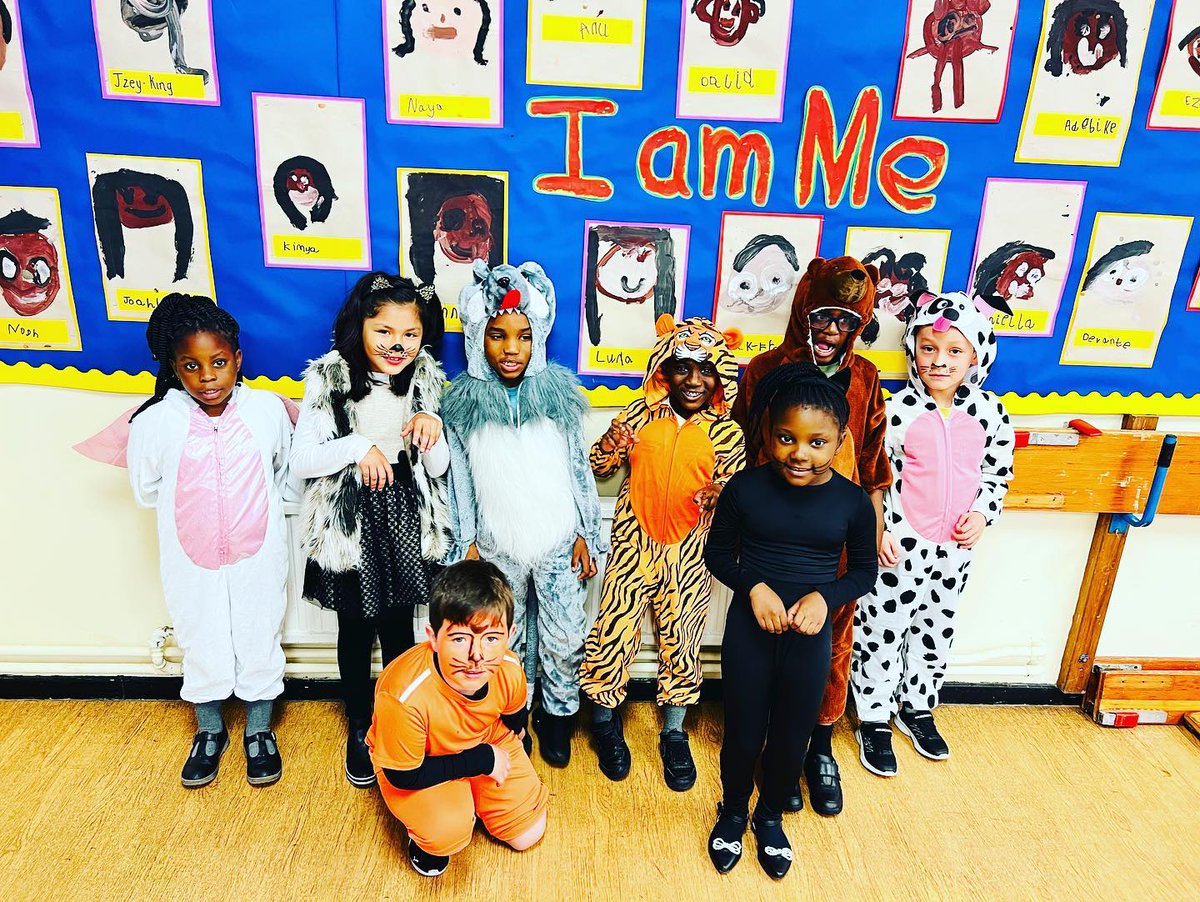 Stunning costumes to celebrate St Francis' love for animals 🦁🐯🦊🐶🐔🐴🦋🐝 #stfrancisofassisi #feastday #stfrancisfeastday