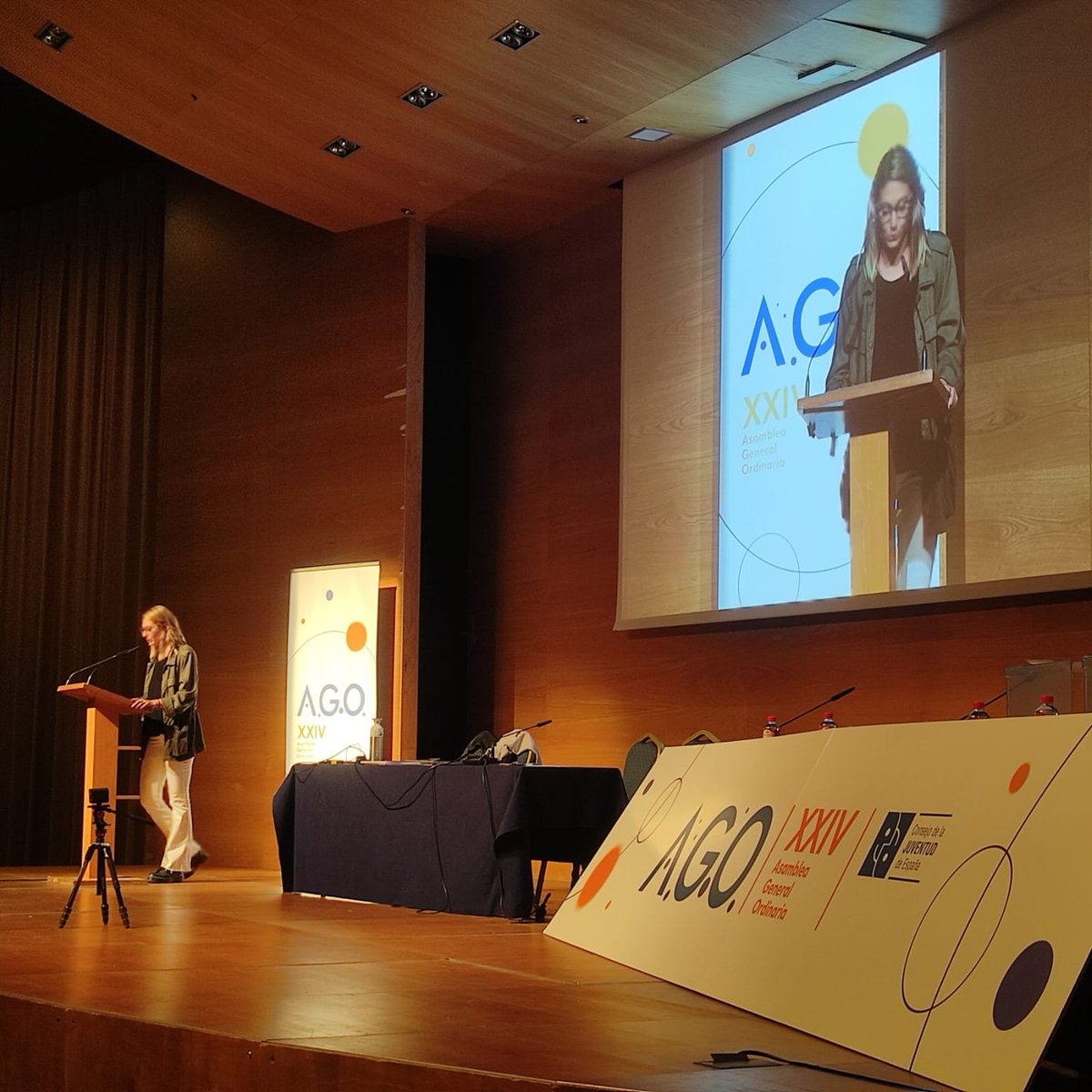 El pasado domingo nuestra compañera <a href="/HelenRuCe/">Elena Ruiz Cebrián</a>  cerró una gran etapa como Presidenta del <a href="/_CJE_/">Consejo de la Juventud de España</a> . 

Desde <a href="/ASDEEx/">Scouts Extremadura</a> te deseamos mucha suerte en tu nueva etapa.