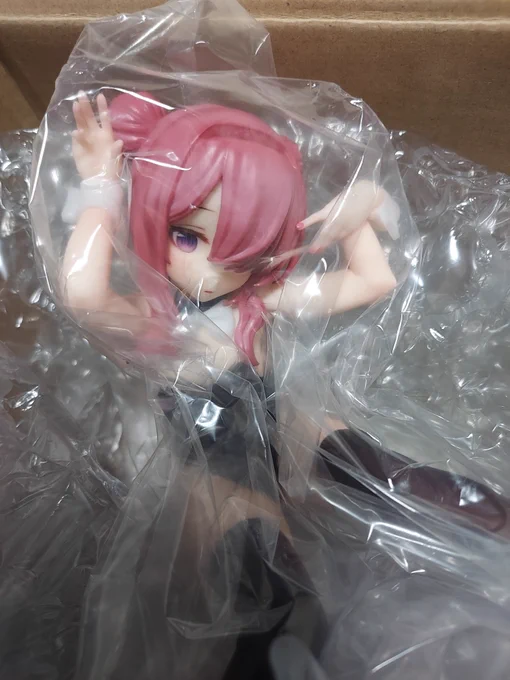 マジでいい加減にしろよ!3回目の交換品は手首折れてるとか糞なめてんなこのメーカー!! 