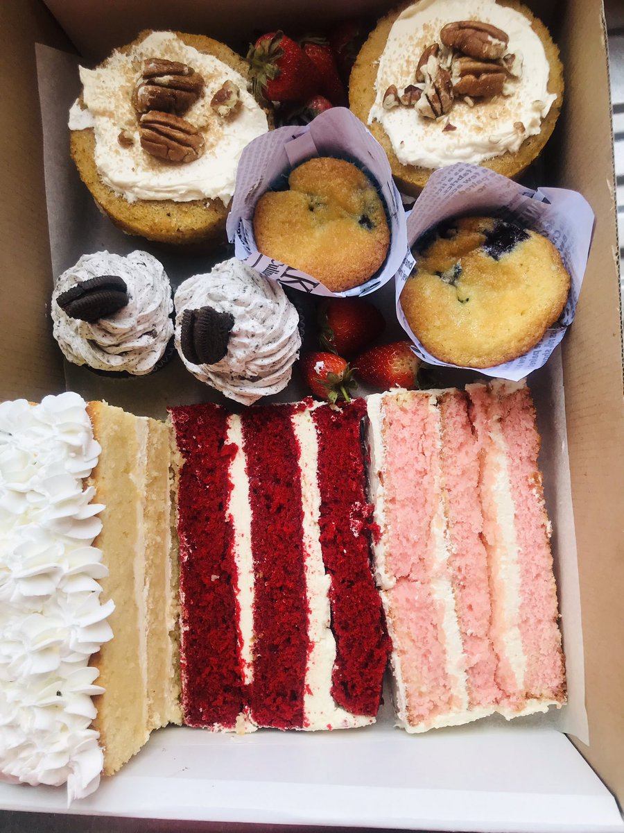 MCMotsepe85's tweet photo. Introducing our Delicious Delight Box 
📸: 2 Vanilla Cake Slices | Red Velvet | Pink Champagne Cake Slice | 2 Blueberry 🫐 Muffins | 2 Choc Oreo Cupcakes 🧁 | 2 Mini Carrot Cakes 
🏷: R300 
📱: 0786001200
🛵: R150 PTA | R250 JHB 
Betway | T&amp;C below 👇🏽 
#DJSBU 
#MusaKhawula https://t.co/qtt8ERjXDD