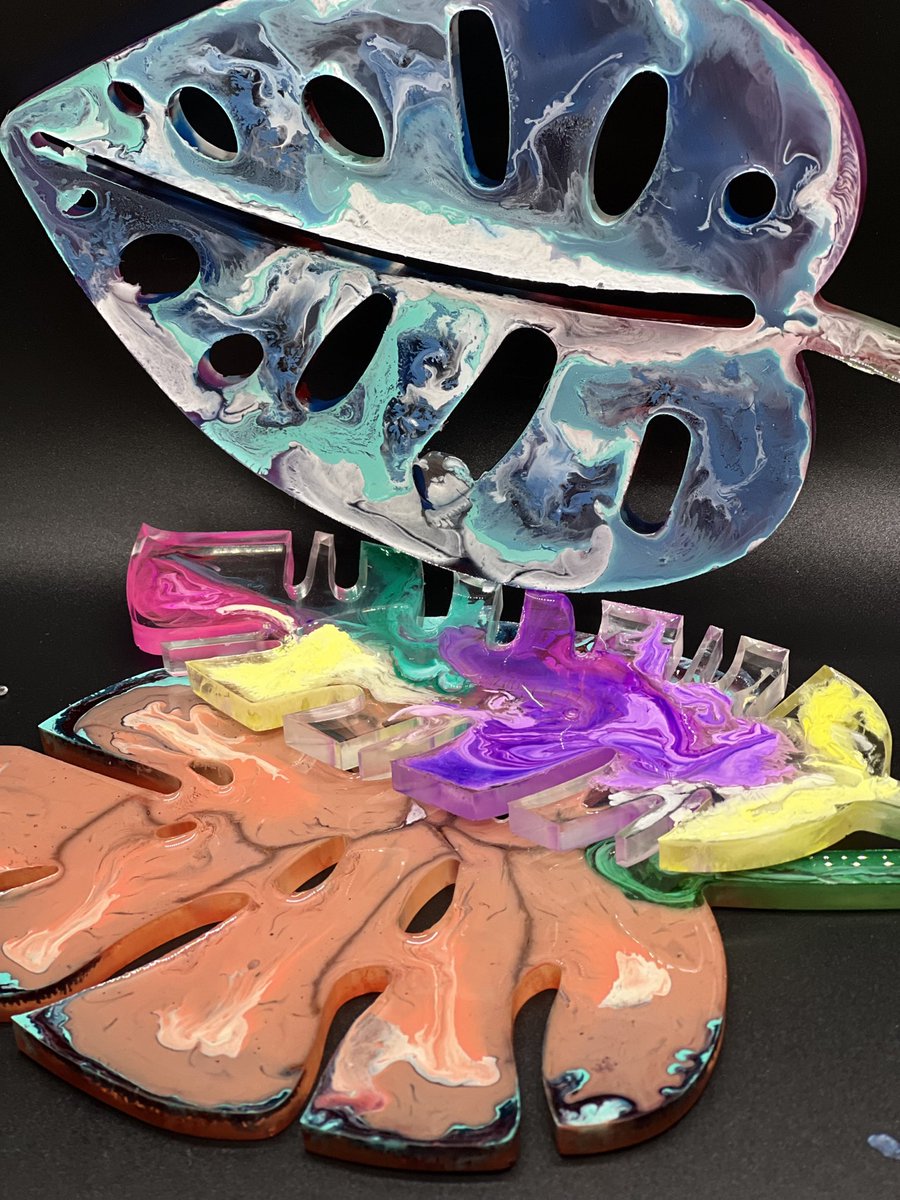 countzcreations's tweet photo. Beautiful #Resin Flowers  #resin #resinartist #resin #resinmolds  #resincoasters #resinart #resincraft #resinpour #resinflowers https://t.co/eBD1Jha8Mj